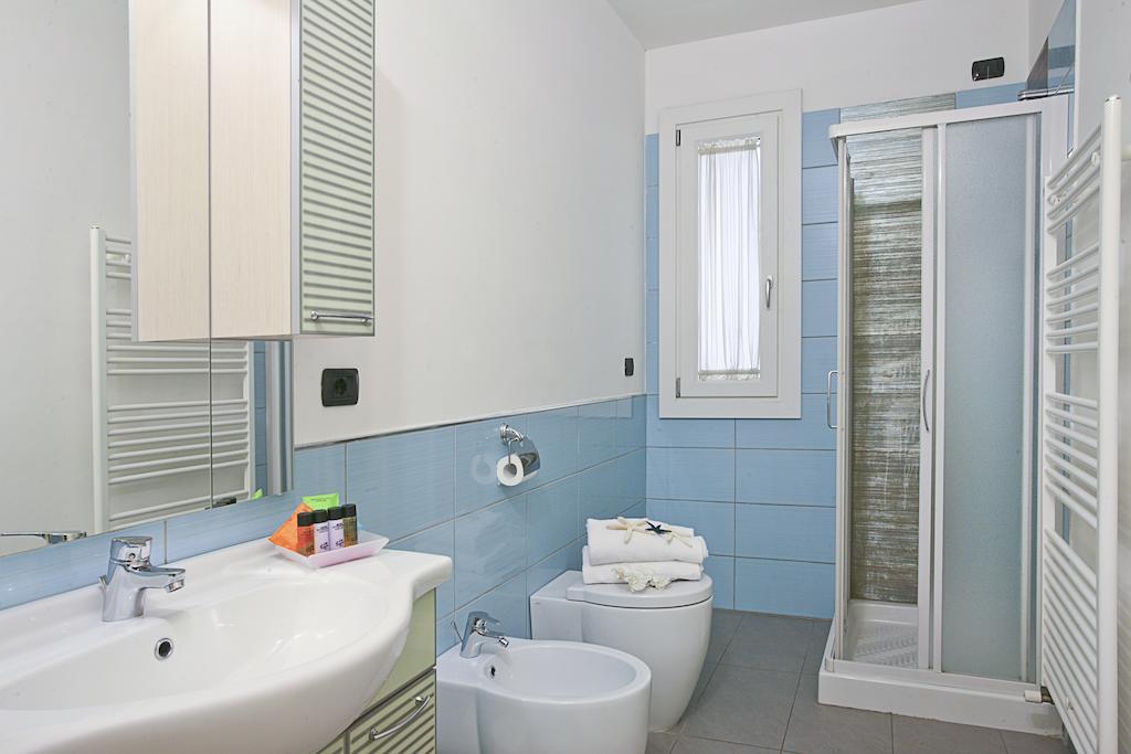 Residence A-More Ріміні Екстер'єр фото